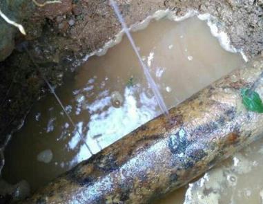 东至楼顶渗水维修公司分享下地暖漏水的原因及检测方法。